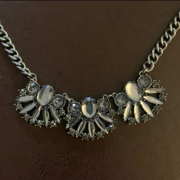 ELEGANT Statement Necklace‎ 11.5 inches with 3 inch Extender - Picture 3 of 6